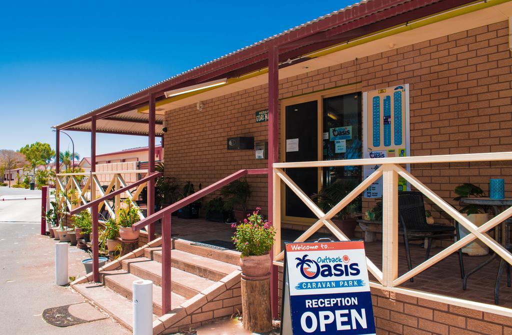 Outback Oasis Caravan Park Carnarvon Bagian luar foto